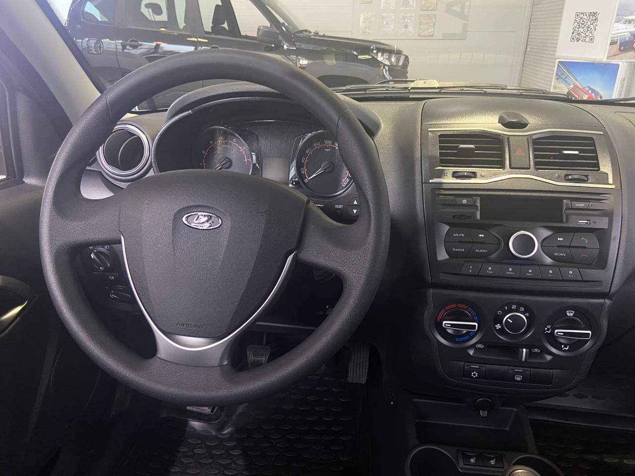 LADA Granta седан I Рестайлинг, Серебристый "Платина" металлик, 781200 рублей, вид 10