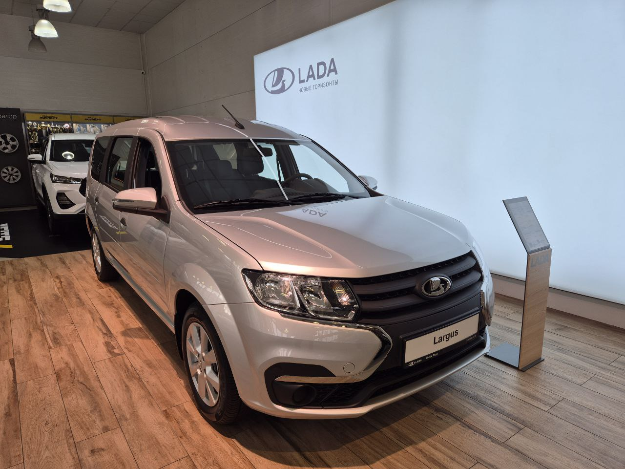 LADA Largus I Рестайлинг, Серебристо-темно-серый "Борнео" металлик, 1389000 рублей, вид 3