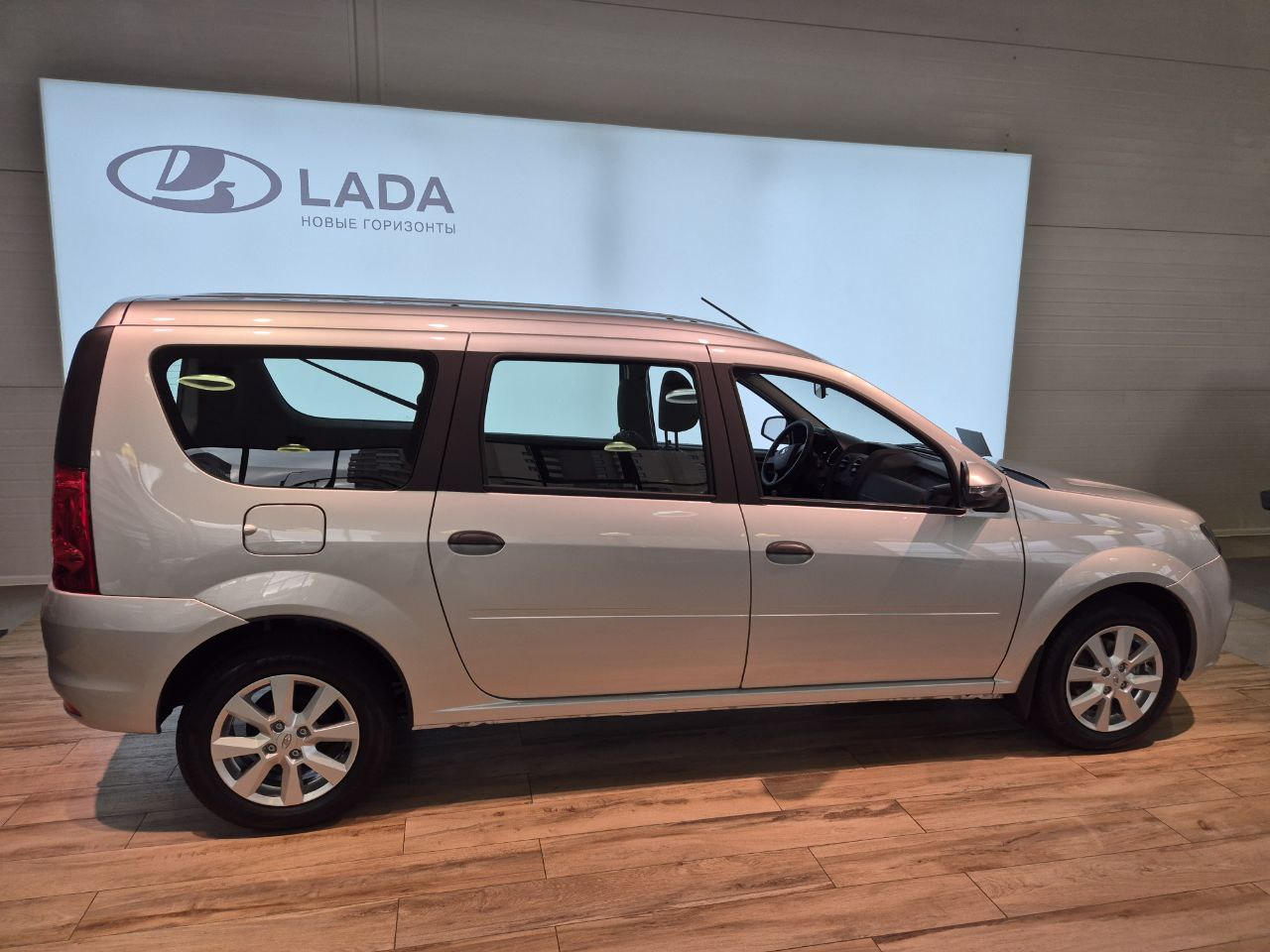 LADA Largus I Рестайлинг, Серебристо-темно-серый "Борнео" металлик, 1389000 рублей, вид 5