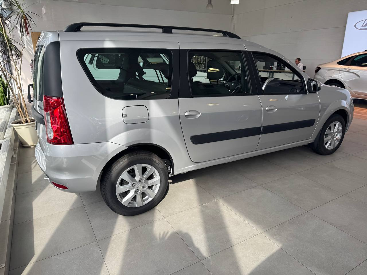 LADA Largus I Рестайлинг, Серебристый "Платина" металлик, 1389000 рублей, вид 6
