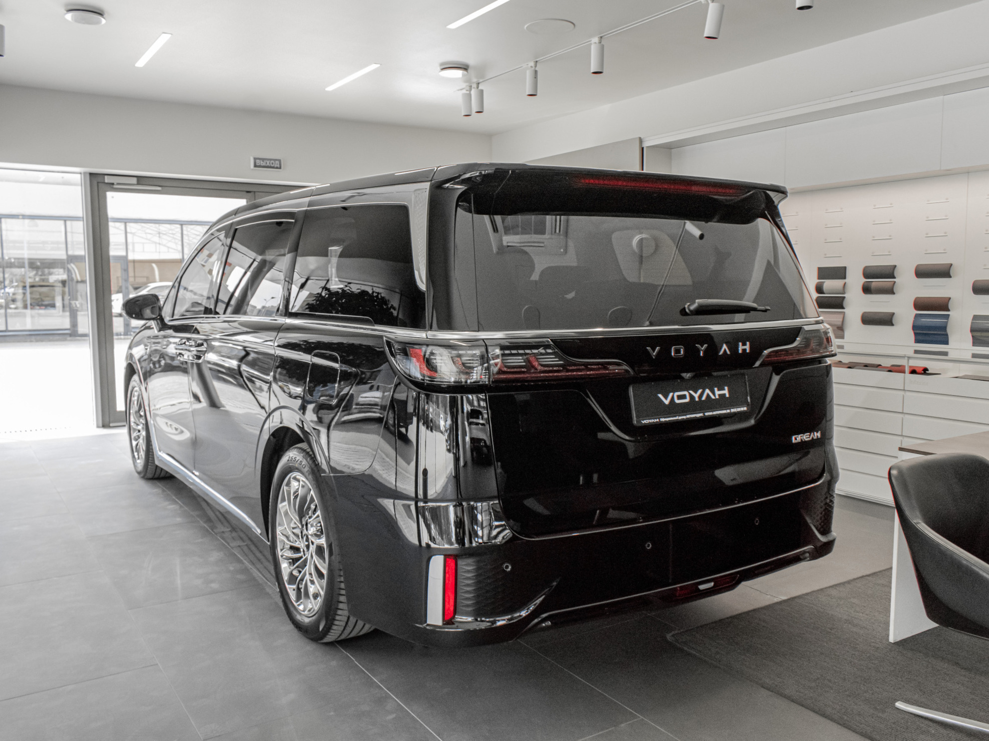 Voyah Dream I, Искрящийся черный, 7475000 рублей, вид 5