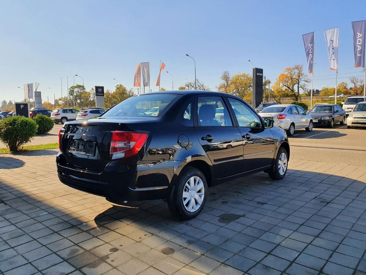 LADA Granta седан I Рестайлинг, Черный "Пантера", 931000 рублей, вид 8