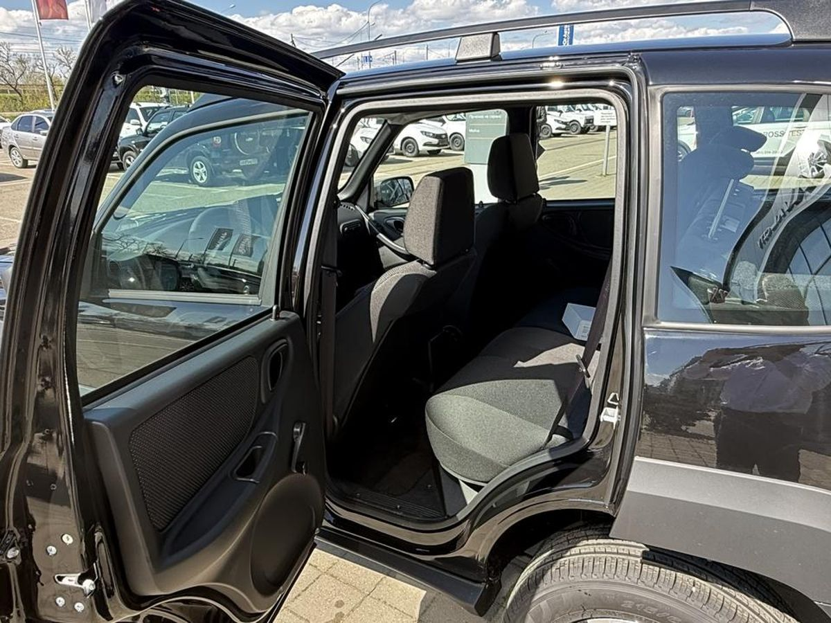 LADA Niva Travel I Рестайлинг, Черный "Пантера", 1597000 рублей, вид 8