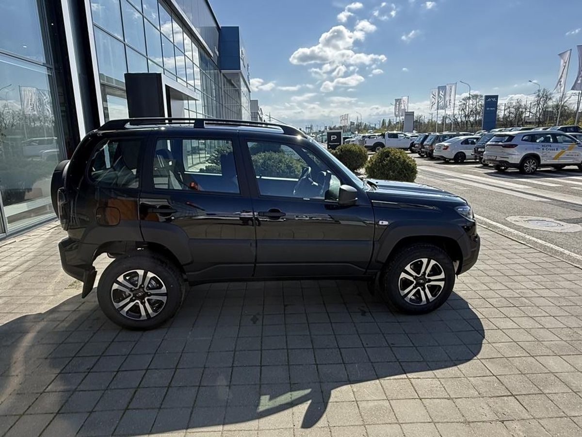 LADA Niva Travel I Рестайлинг, Черный "Пантера", 1597000 рублей, вид 10