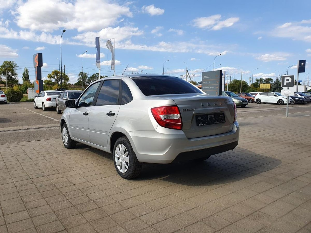 LADA Granta седан I Рестайлинг, Серебристый "Платина" металлик, 838000 рублей, вид 5