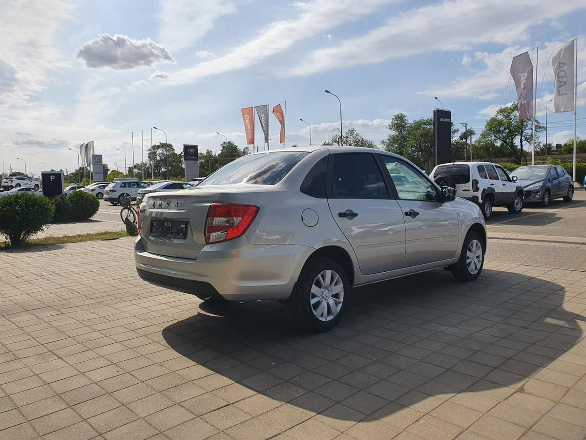 LADA Granta седан I Рестайлинг, Серебристый "Платина" металлик, 838000 рублей, вид 8