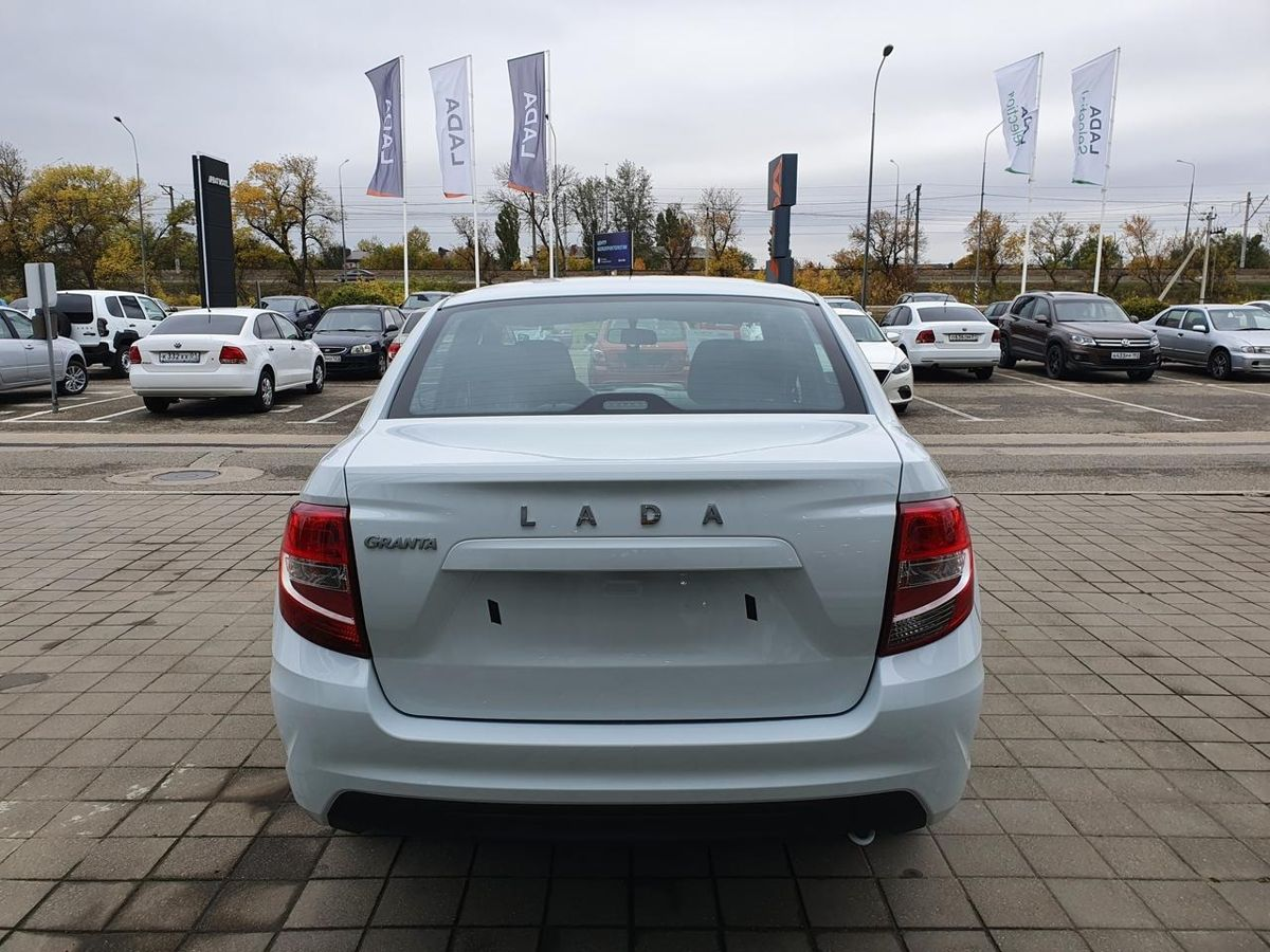 LADA Granta седан I Рестайлинг, Белый "Ледниковый", 898000 рублей, вид 6