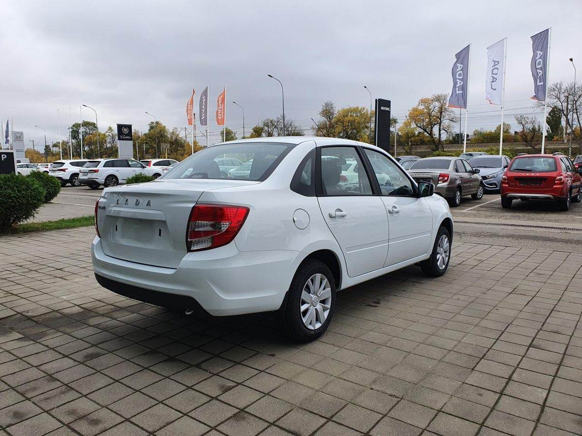 LADA Granta седан I Рестайлинг, Белый "Ледниковый", 898000 рублей, вид 8