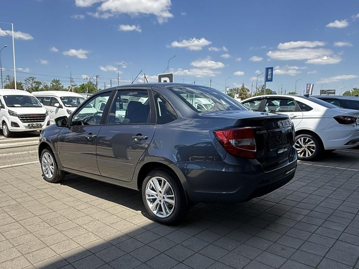 LADA Granta седан I Рестайлинг, Серебристо-темно-серый "Борнео" металлик, 1068000 рублей, вид 5