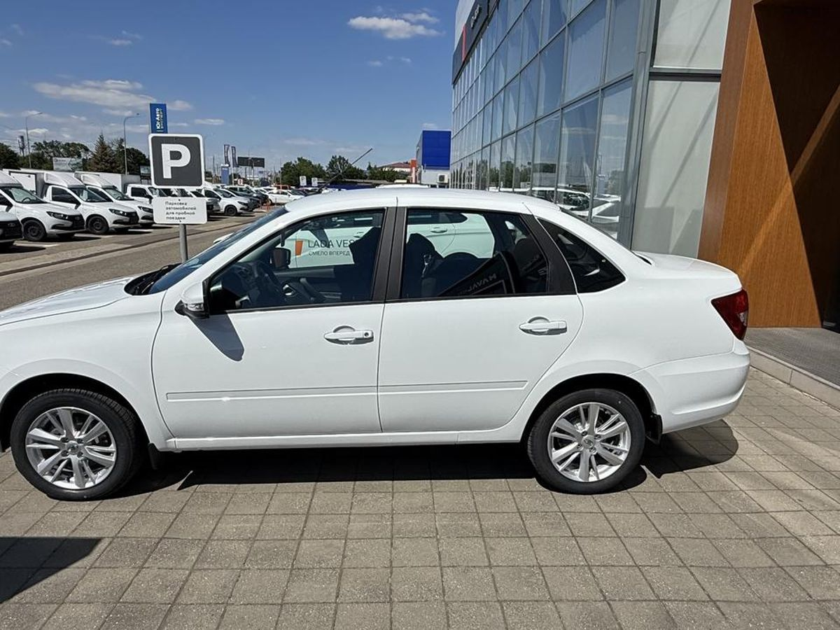 LADA Granta седан I Рестайлинг, Белый "Ледниковый", 1098000 рублей, вид 4