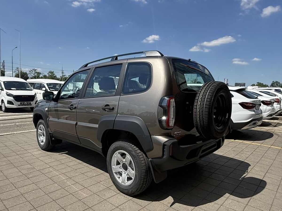 LADA Niva Travel I Рестайлинг, Золотисто-коричневый "Кориандр" металлик, 1553000 рублей, вид 5