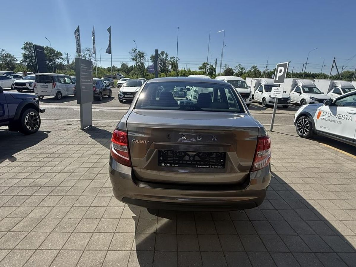 LADA Granta седан I Рестайлинг, Золотисто-коричневый "Кориандр" металлик, 918000 рублей, вид 6