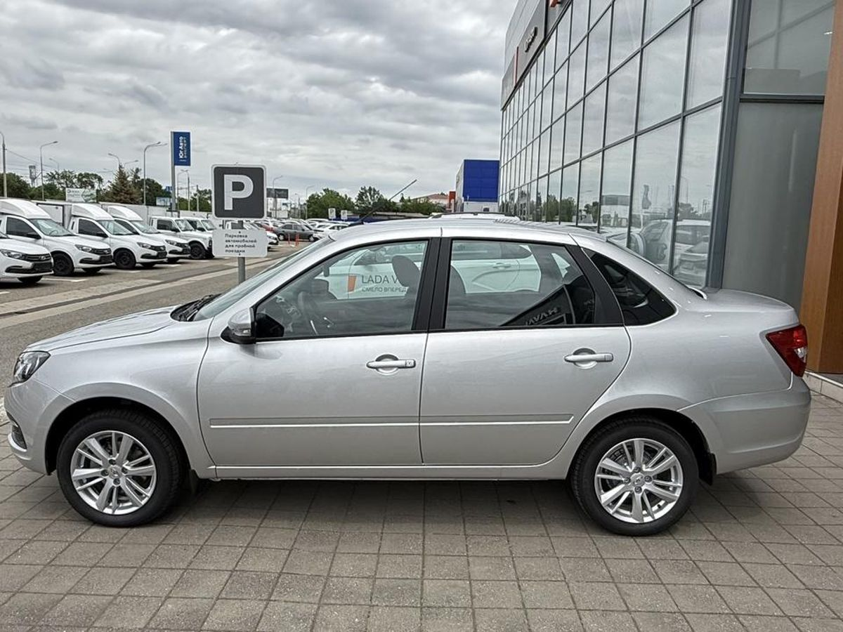 LADA Granta седан I Рестайлинг, Серебристый "Платина" металлик, 1118000 рублей, вид 4