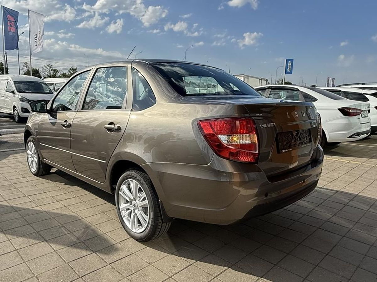 LADA Granta седан I Рестайлинг, Золотисто-коричневый "Кориандр" металлик, 1098000 рублей, вид 5
