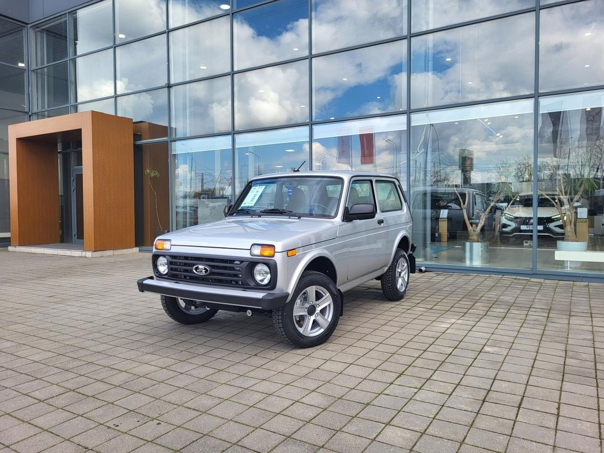 LADA Niva Legend I, Серебристый "Платина" металлик, 1005000 рублей, вид 2