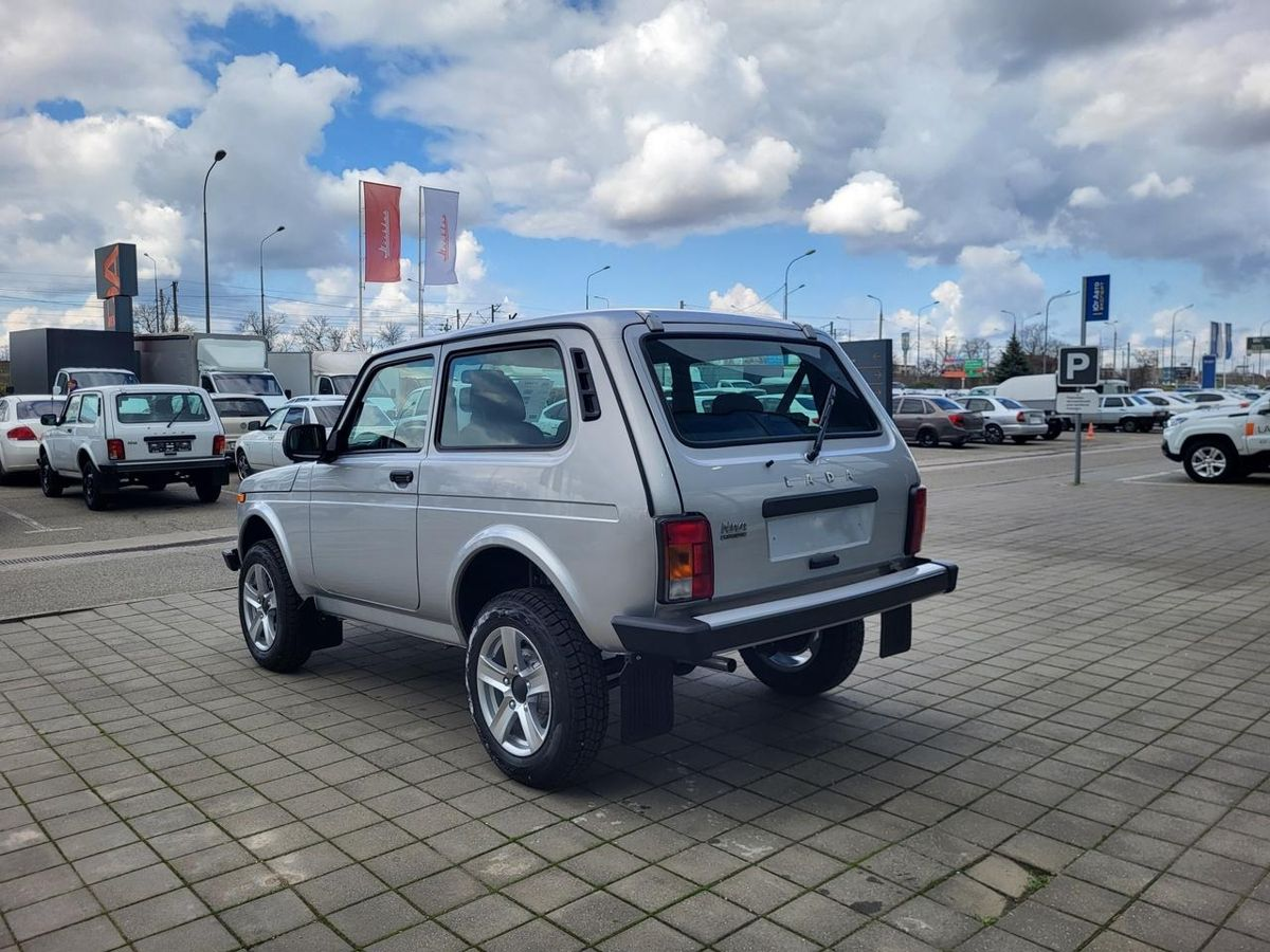 LADA Niva Legend I, Серебристый "Платина" металлик, 1005000 рублей, вид 5