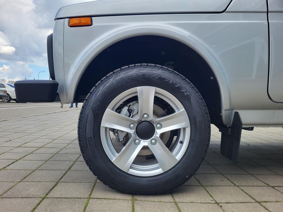LADA Niva Legend I, Серебристый "Платина" металлик, 1005000 рублей, вид 9