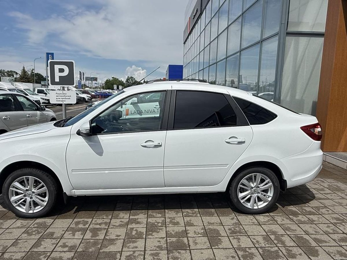 LADA Granta лифтбек I Рестайлинг, Белый "Ледниковый", 1128000 рублей, вид 4