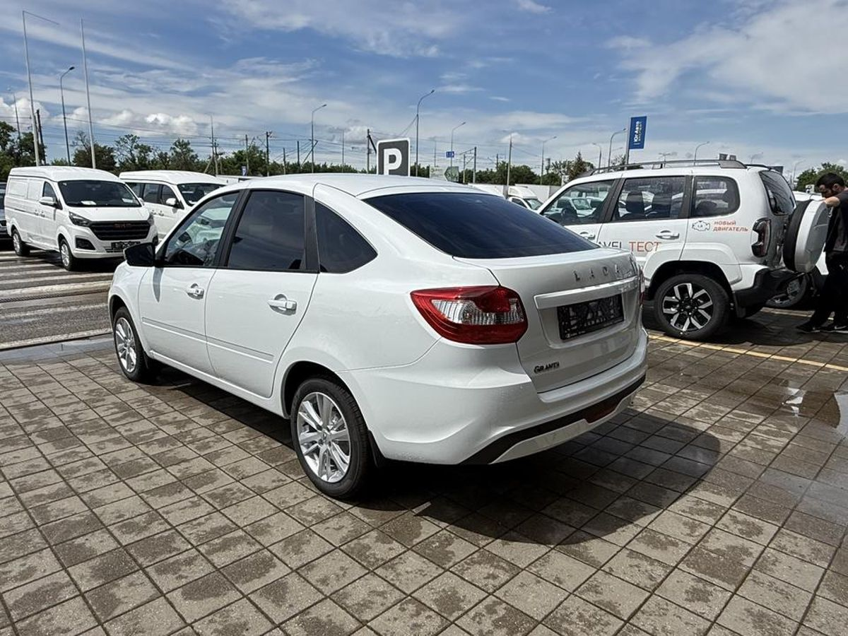 LADA Granta лифтбек I Рестайлинг, Белый "Ледниковый", 1128000 рублей, вид 5