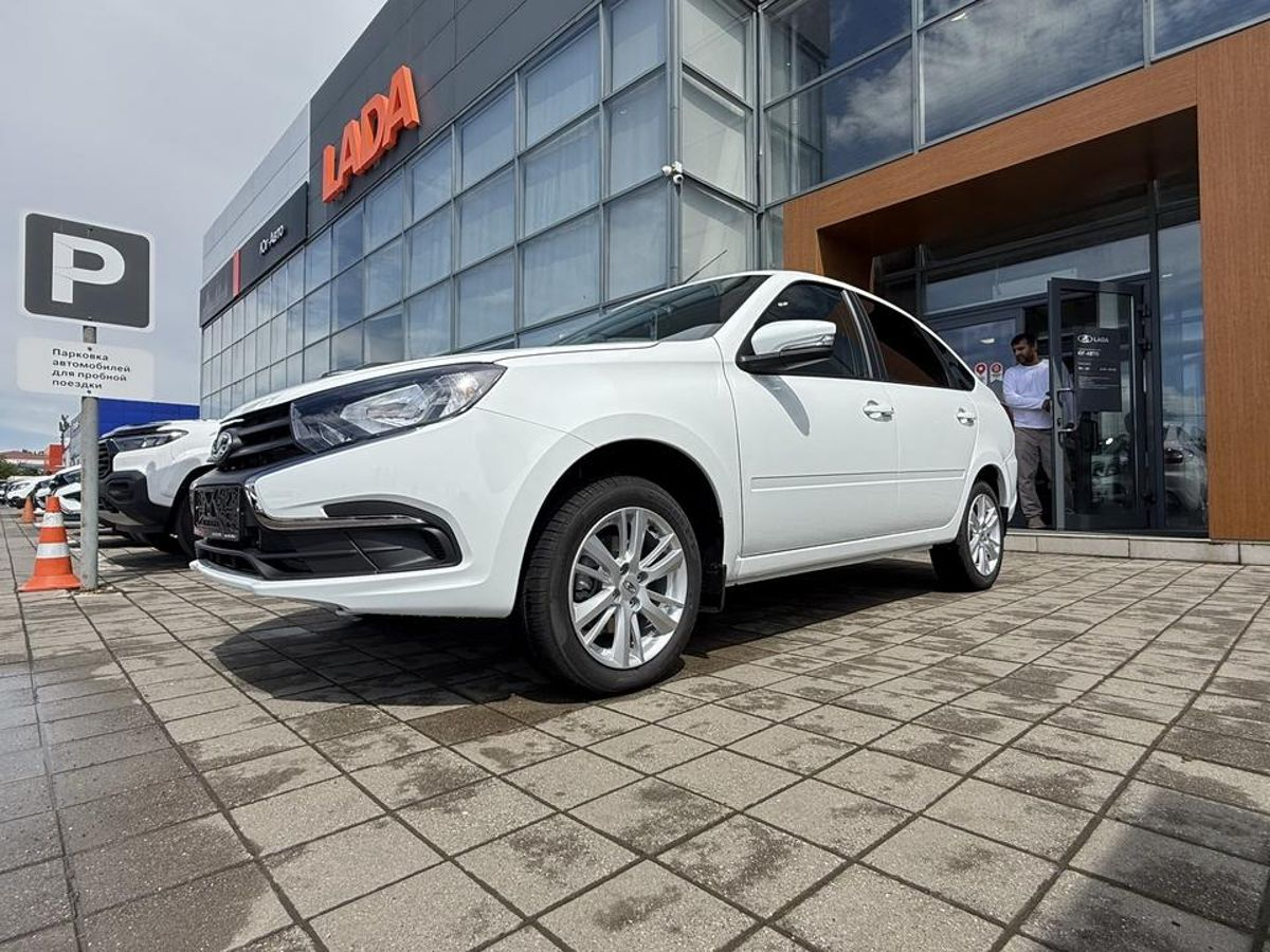 LADA Granta лифтбек I Рестайлинг, Белый "Ледниковый", 1128000 рублей, вид 10