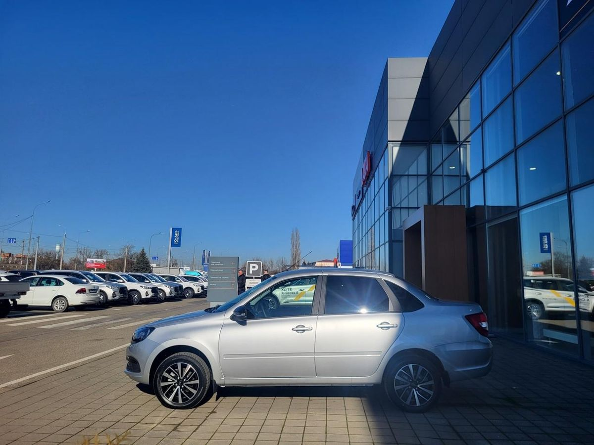 LADA Granta седан I Рестайлинг, Серебристый "Платина" металлик, 1189100 рублей, вид 5