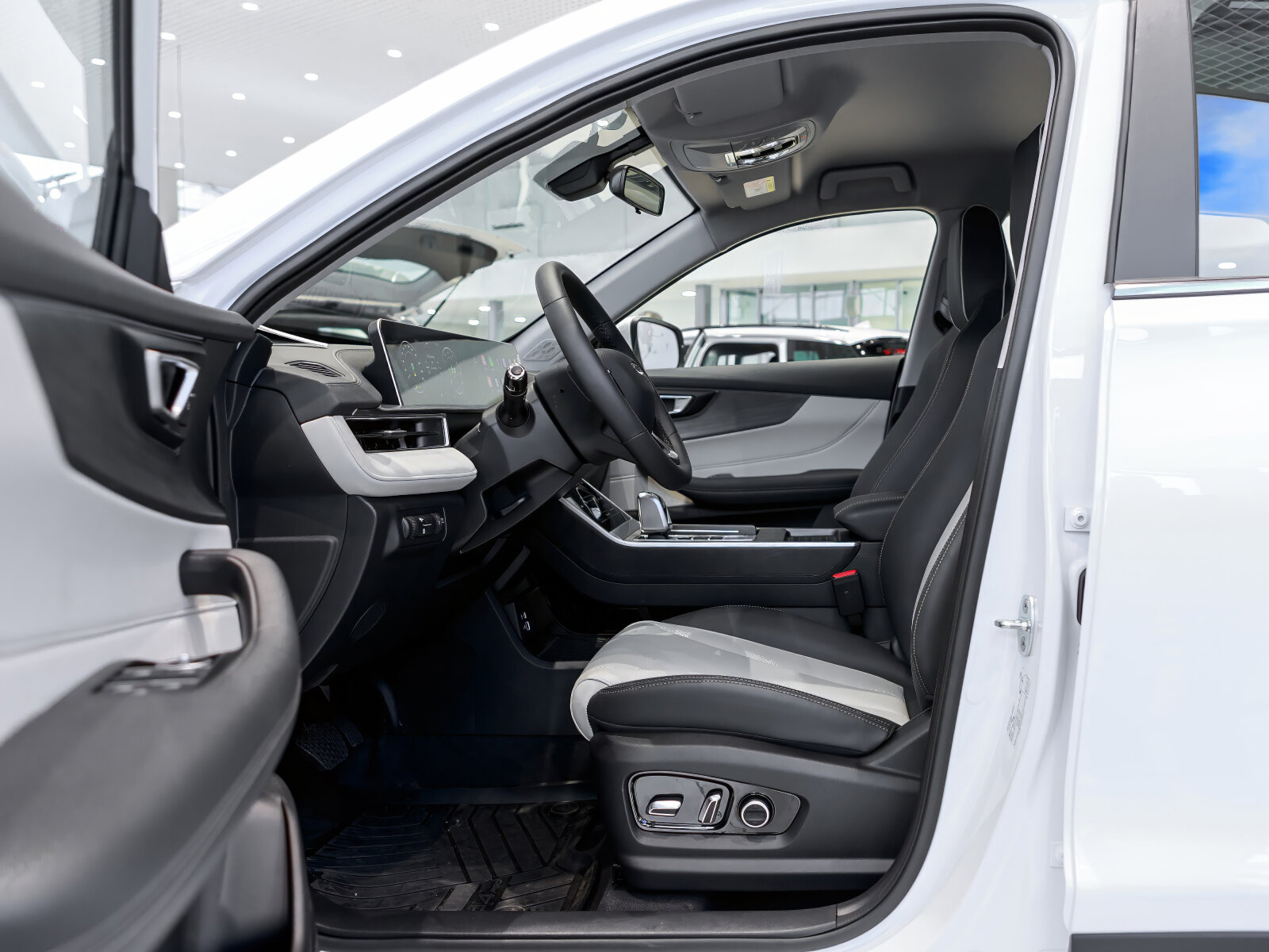 Chery Tiggo 4 I Рестайлинг 2, Искрящийся белый, 1980000 рублей, вид 11