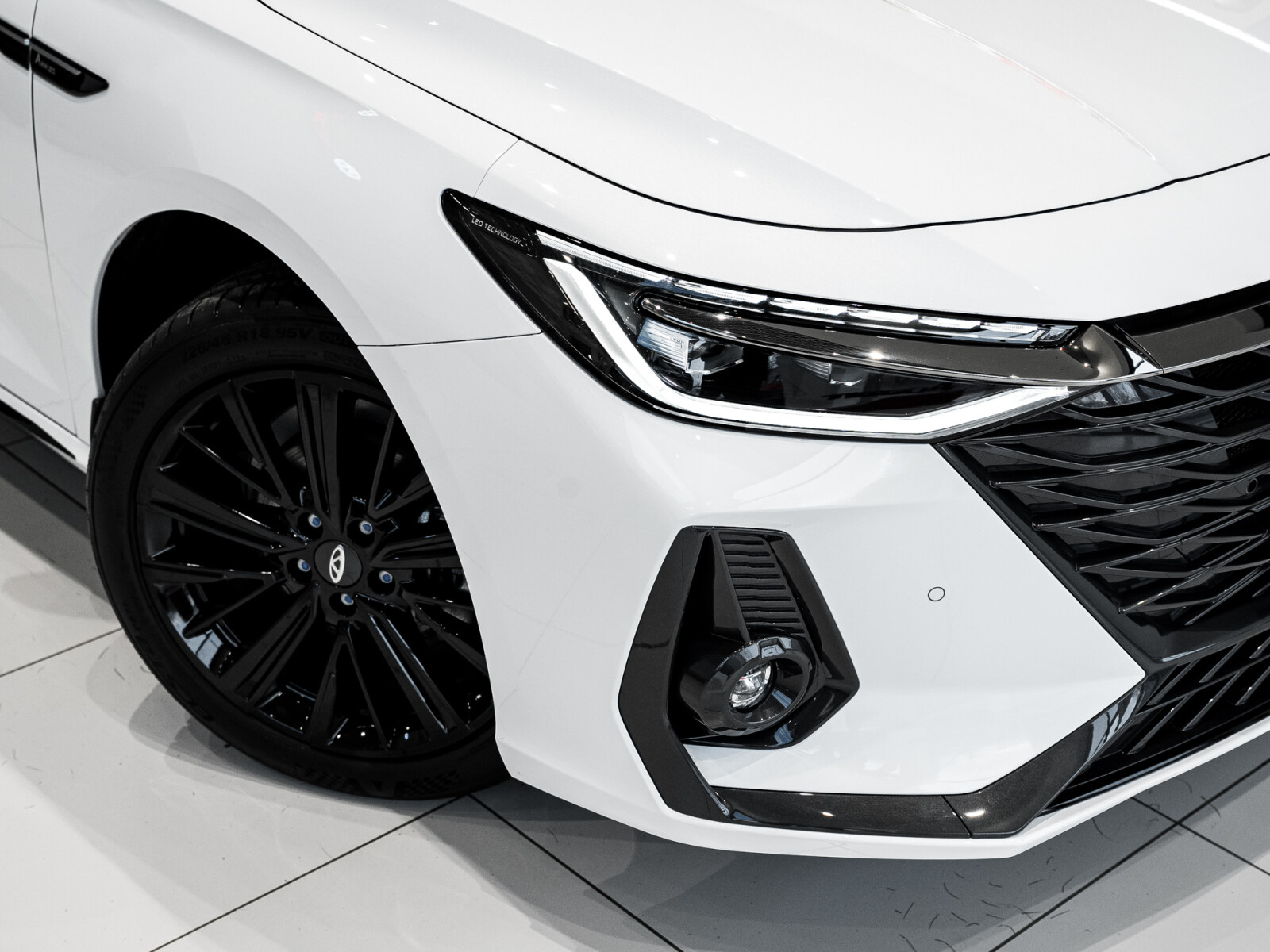 Chery Arrizo 8 I, Искрящийся белый, 2570000 рублей, вид 8