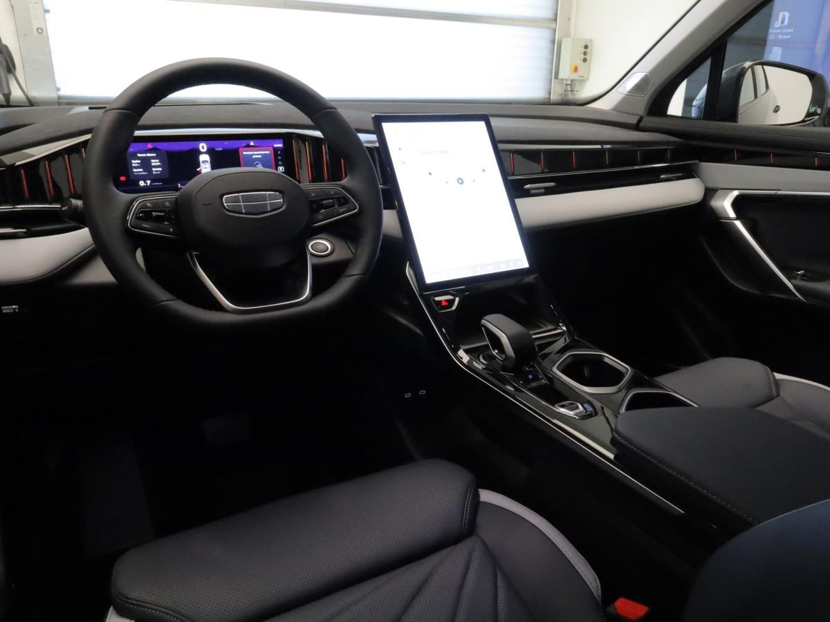 Geely Atlas II, Racing Green / Зеленый металлик, 3669990 рублей, вид 2