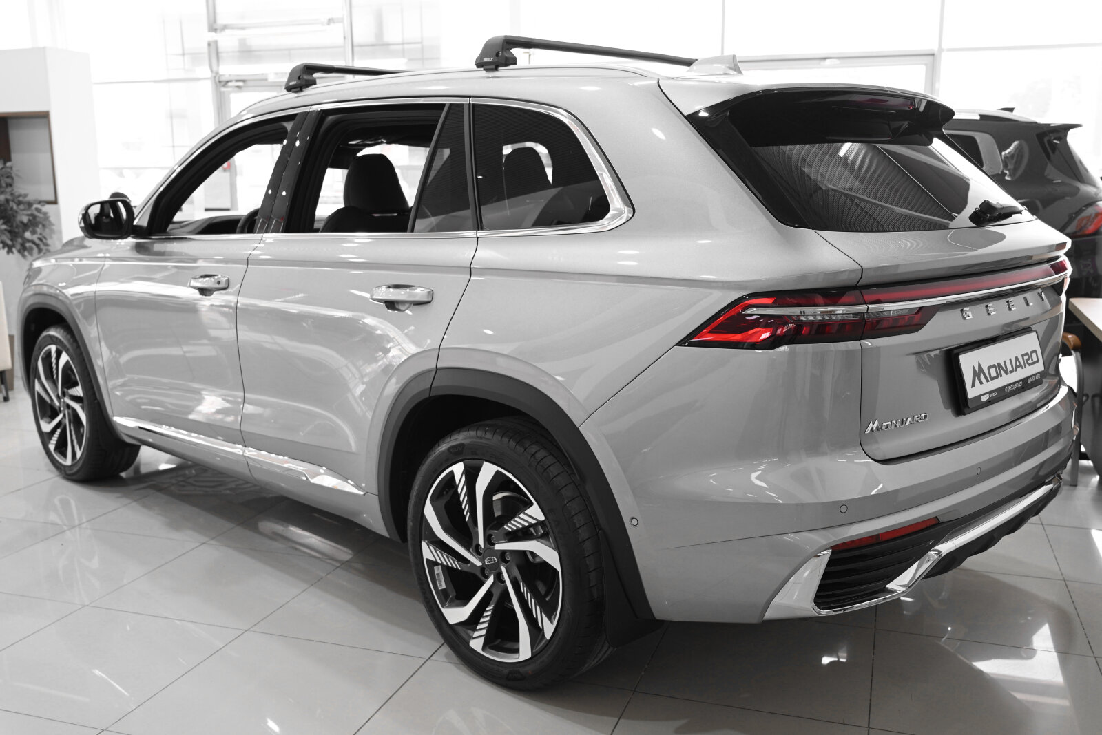Geely Monjaro I, Aurora Silver / Серебристый металлик, 4599990 рублей, вид 3