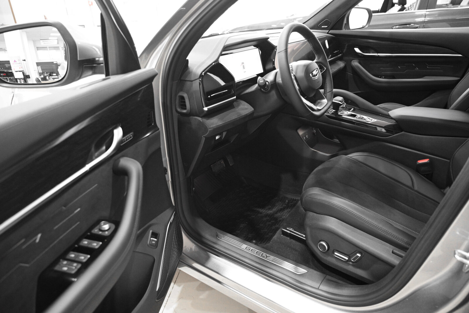 Geely Monjaro I, Aurora Silver / Серебристый металлик, 4599990 рублей, вид 9