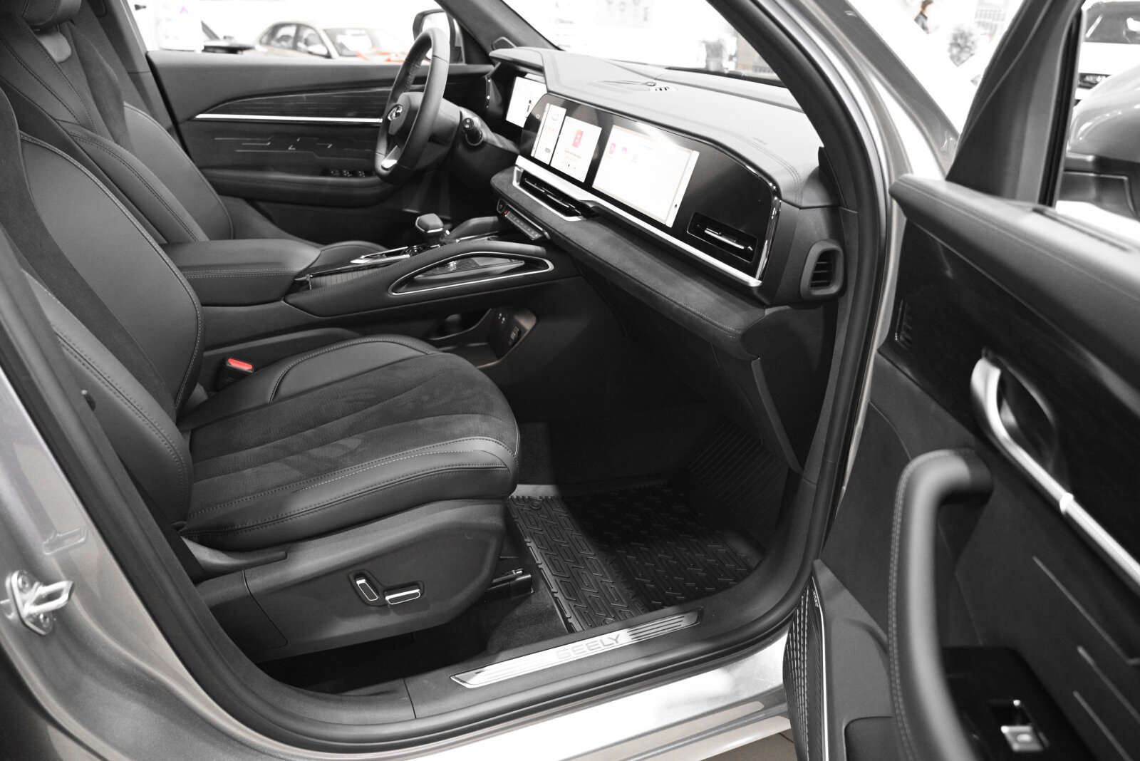 Geely Monjaro I, Aurora Silver / Серебристый металлик, 4599990 рублей, вид 12