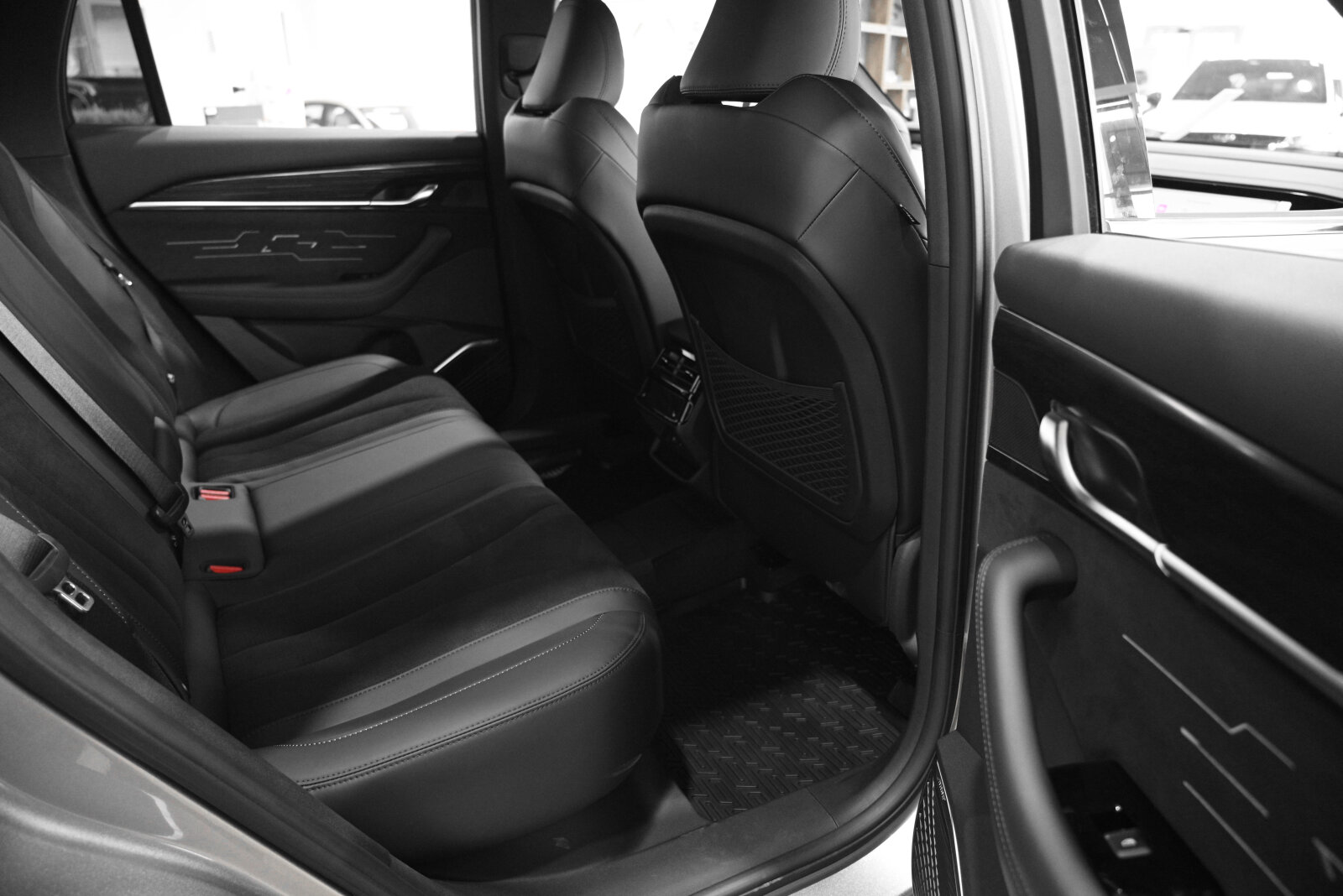 Geely Monjaro I, Aurora Silver / Серебристый металлик, 4599990 рублей, вид 13