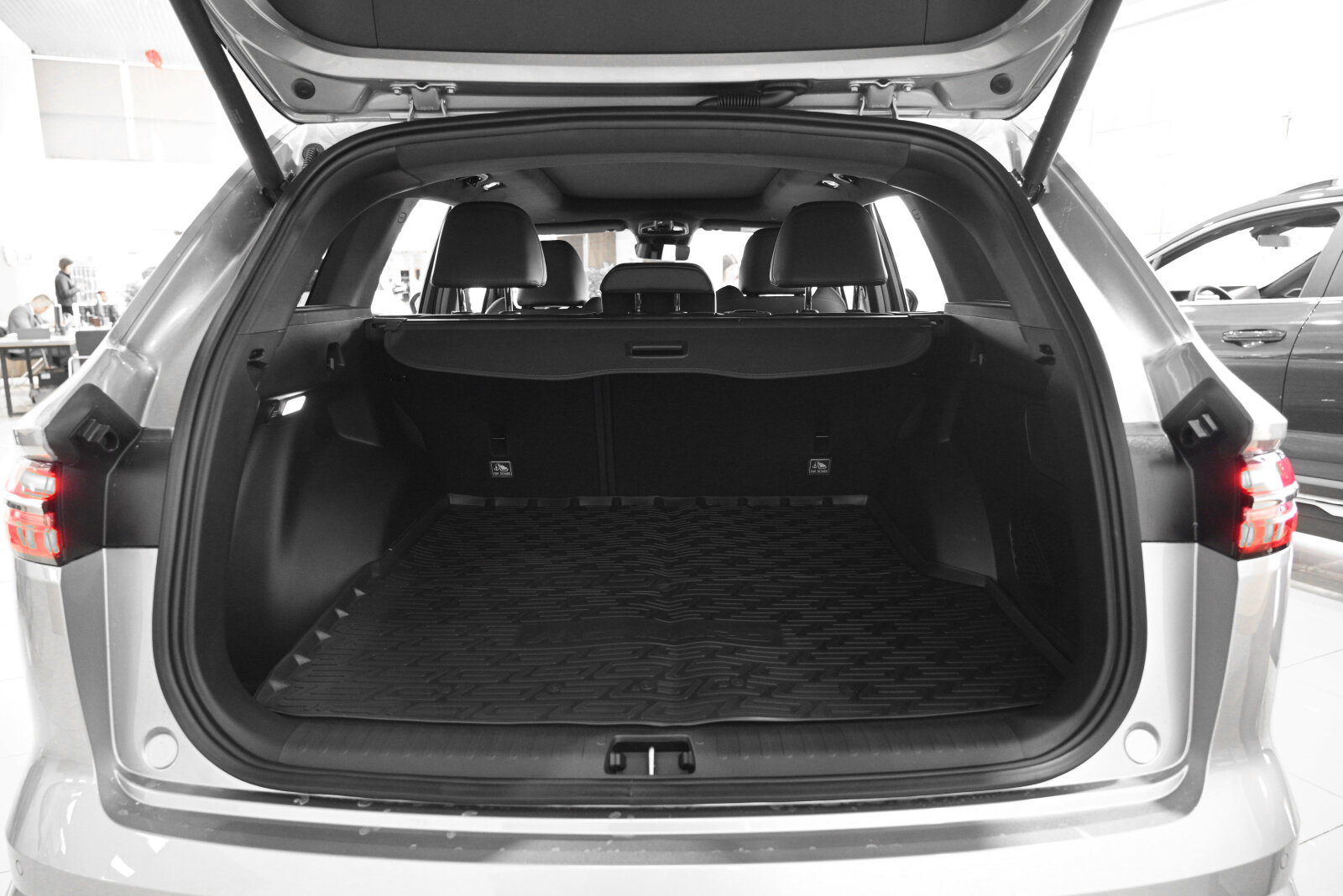 Geely Monjaro I, Aurora Silver / Серебристый металлик, 4599990 рублей, вид 14