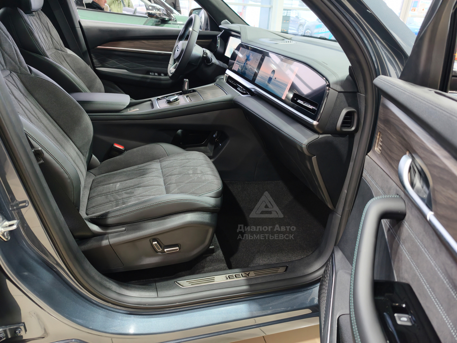 Geely Monjaro I, Basalt Grey / Серый металлик, 4899990 рублей, вид 16