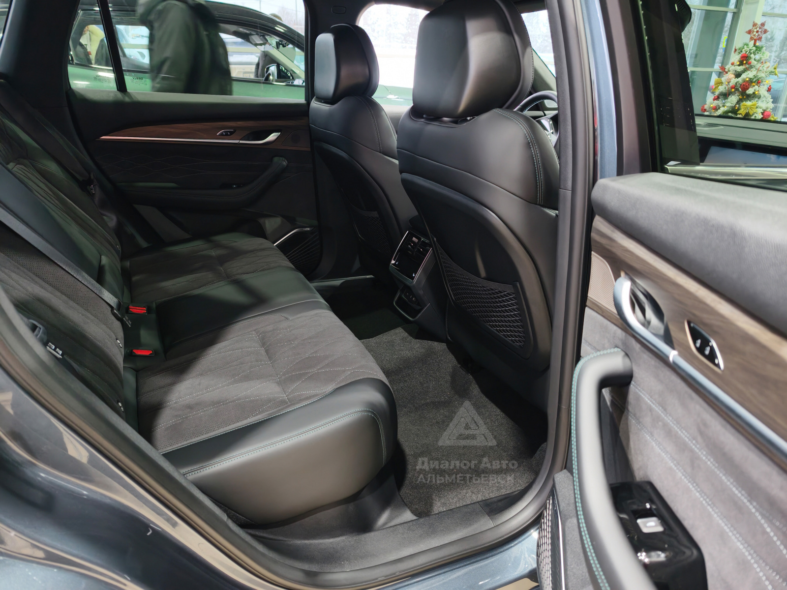Geely Monjaro I, Basalt Grey / Серый металлик, 4899990 рублей, вид 18
