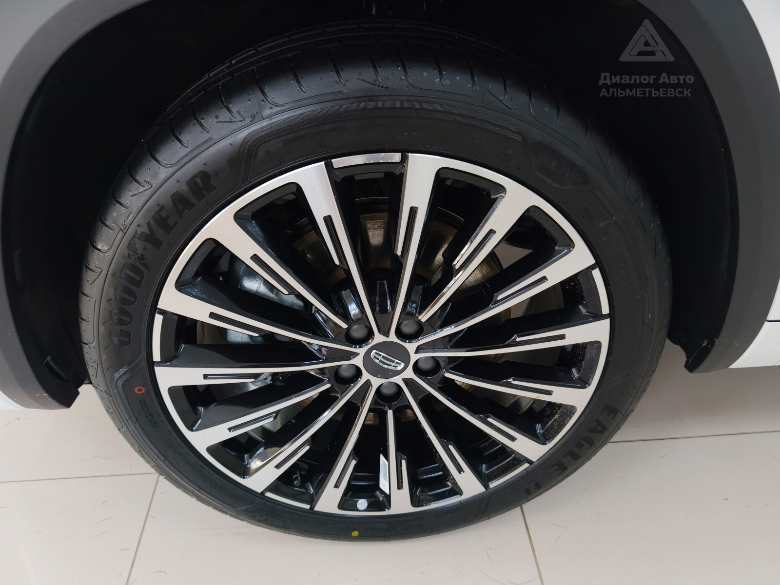 Geely Monjaro I, Oyster White / Белый металлик, 4899990 рублей, вид 8