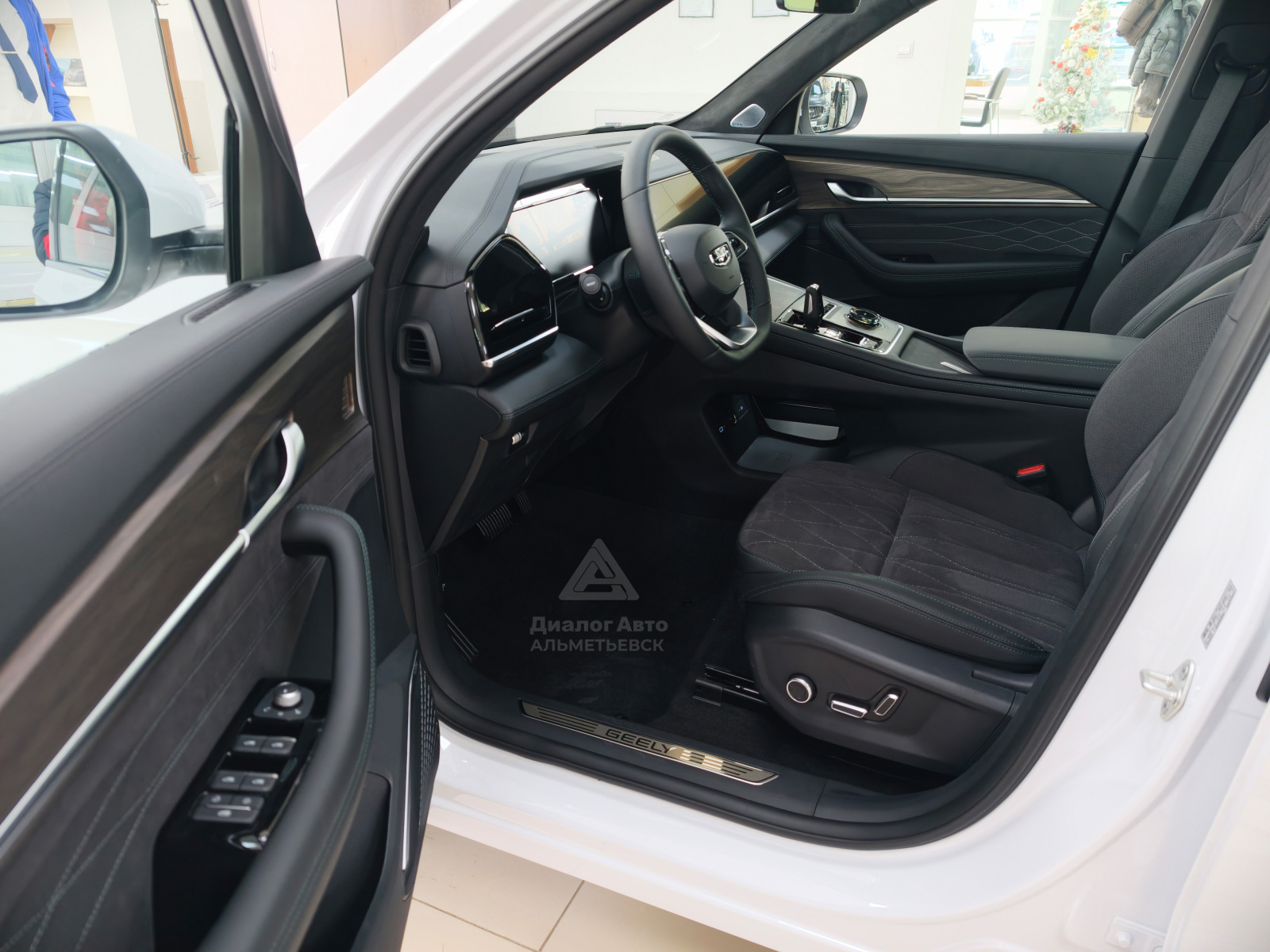 Geely Monjaro I, Oyster White / Белый металлик, 4899990 рублей, вид 9