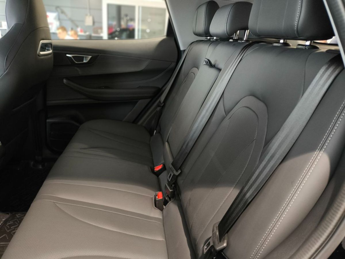 Chery Tiggo 4 I Рестайлинг 2, Глубокий черный, 2099000 рублей, вид 9