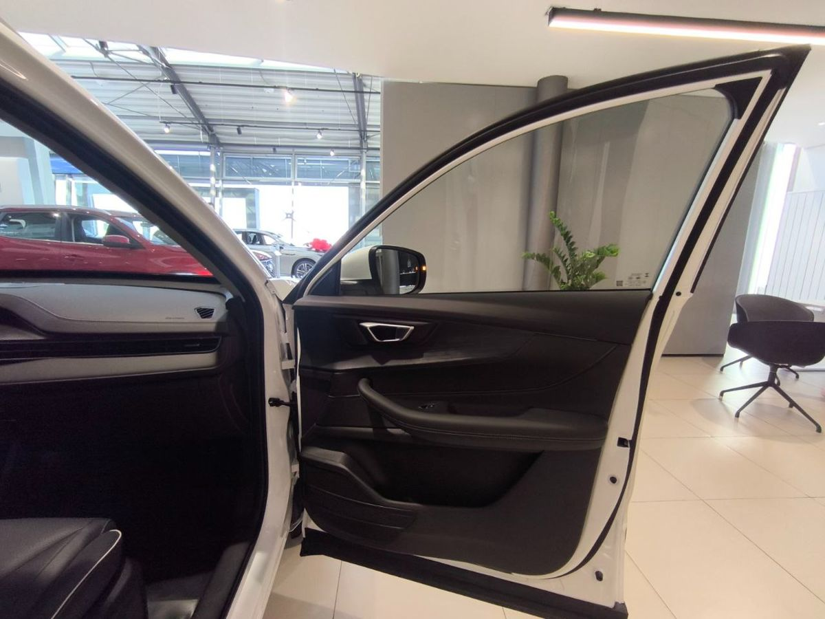 Chery Tiggo 4 I Рестайлинг 2, Искрящийся белый, 2099000 рублей, вид 10