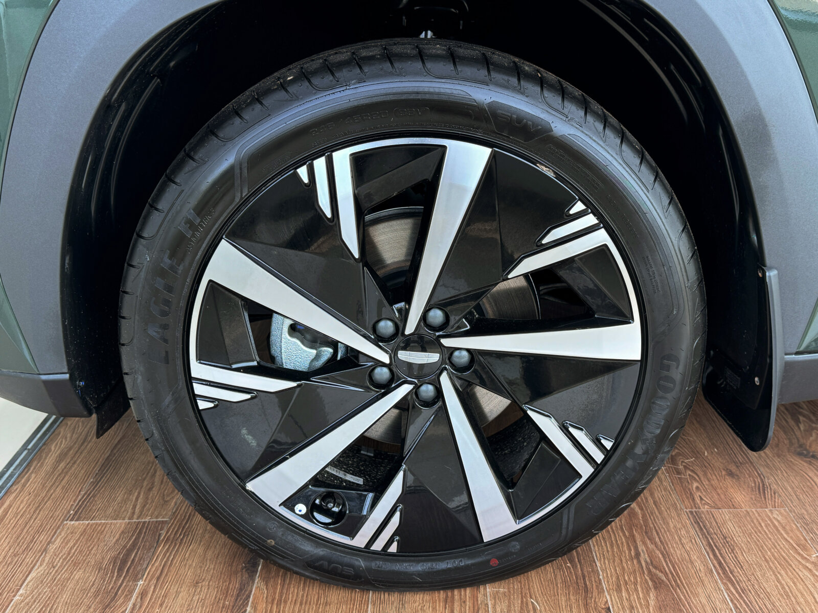 Geely Atlas II, Racing Green / Зеленый металлик, 3970990 рублей, вид 6