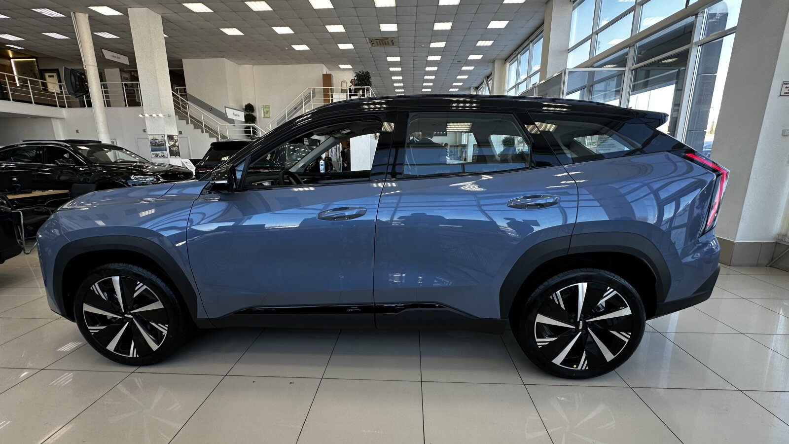 Geely Atlas II, Starry Blue / Серо-голубой металлик, 4017990 рублей, вид 3