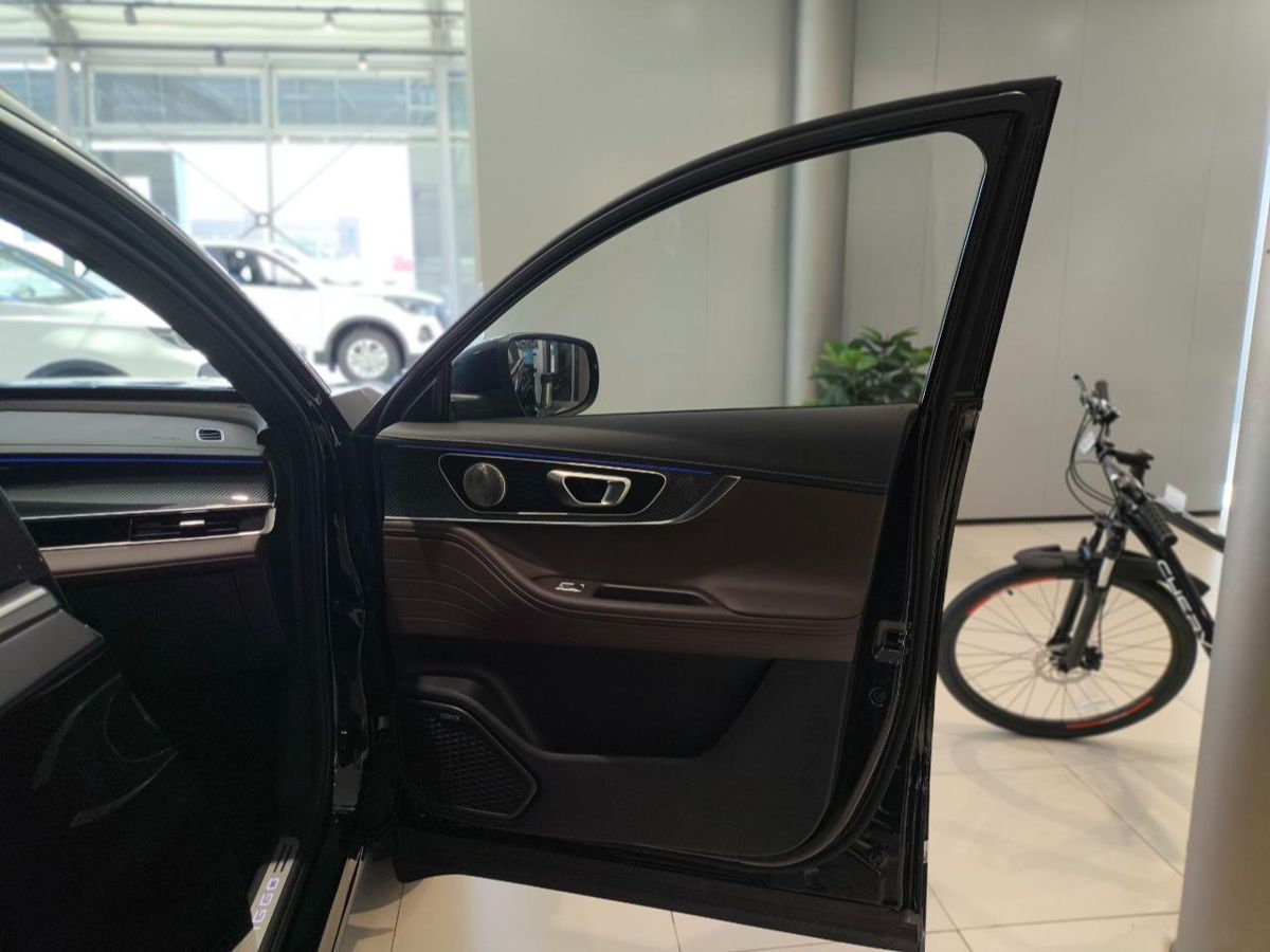Chery Tiggo 7L I, Глубокий черный, 2359000 рублей, вид 12