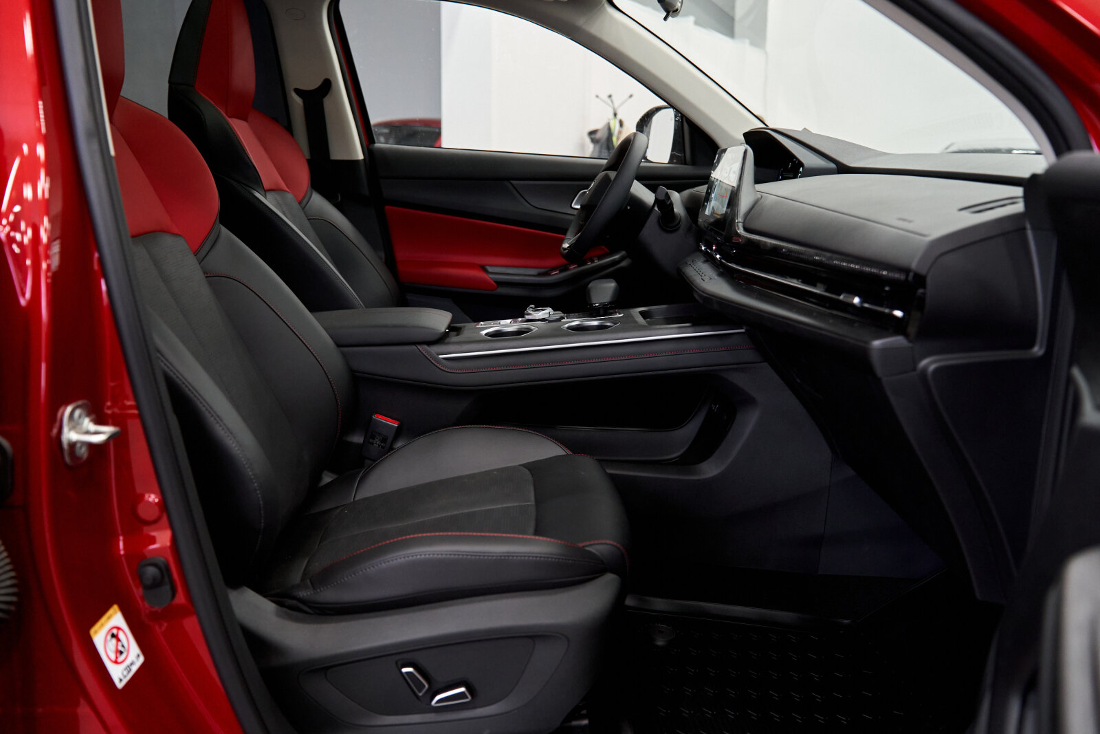 Changan UNI-S I, Искрящийся красный, 2349900 рублей, вид 5
