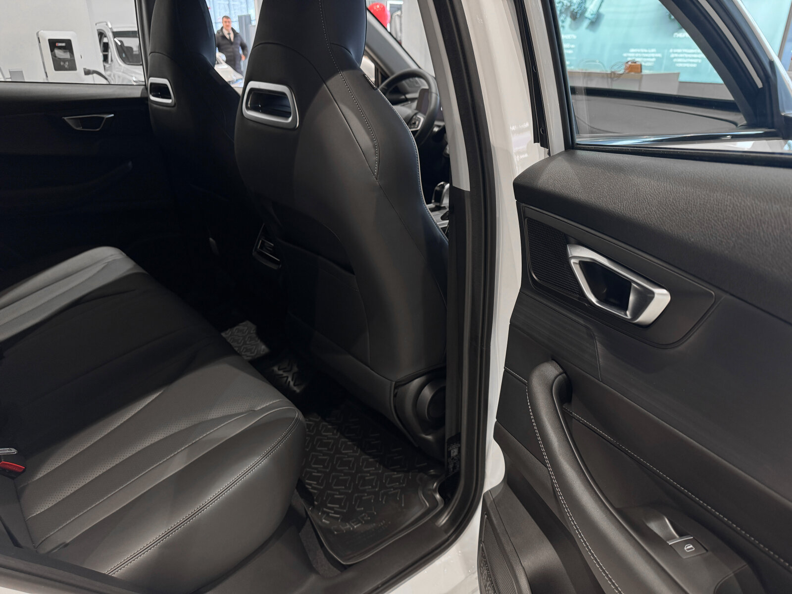 Chery Tiggo 4 I Рестайлинг 2, Искрящийся белый, 1754400 рублей, вид 11
