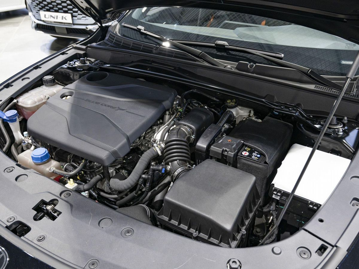 Changan UNI-V I, Звездный черный, 2368501 рублей, вид 8