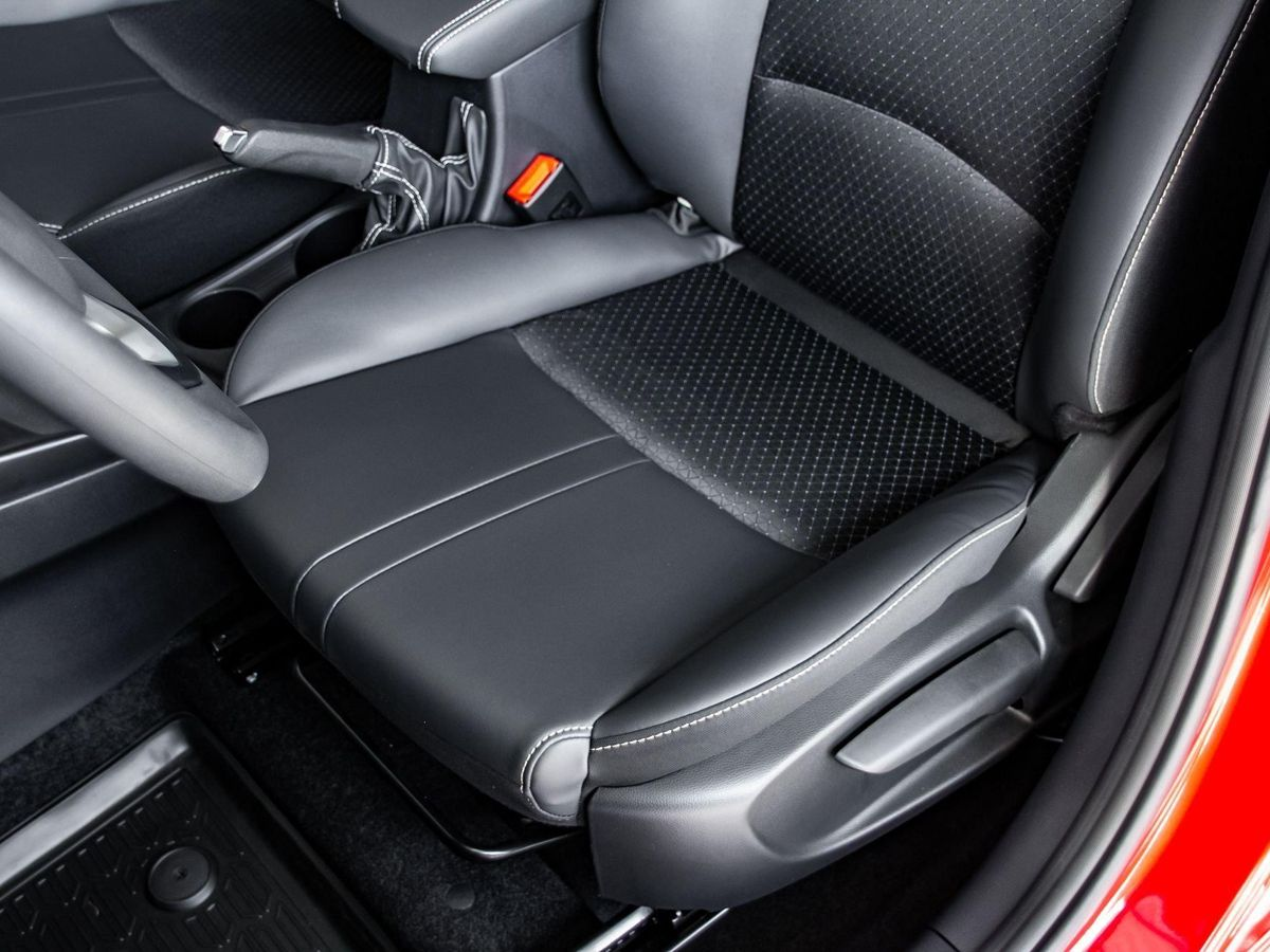 Changan Alsvin I, Искрящийся красный, 1540801 рублей, вид 3
