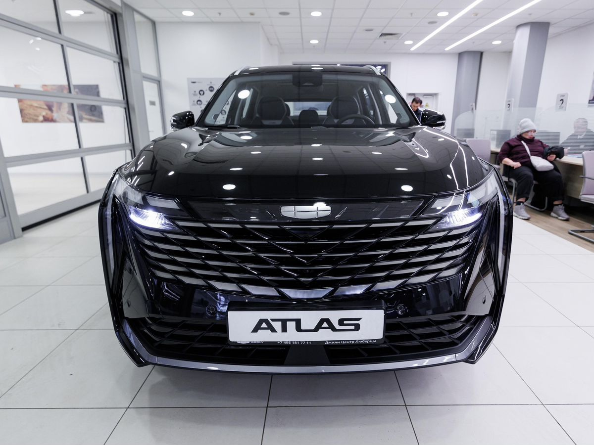 Geely Atlas II, Unbounded Black / Черный металлик, 2429990 рублей, вид 3