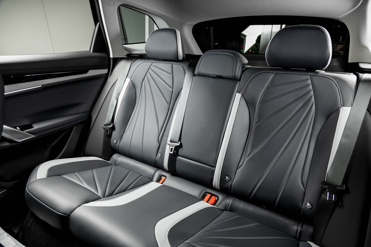 Geely Atlas II, Unbounded Black / Черный металлик, 2850990 рублей, вид 12