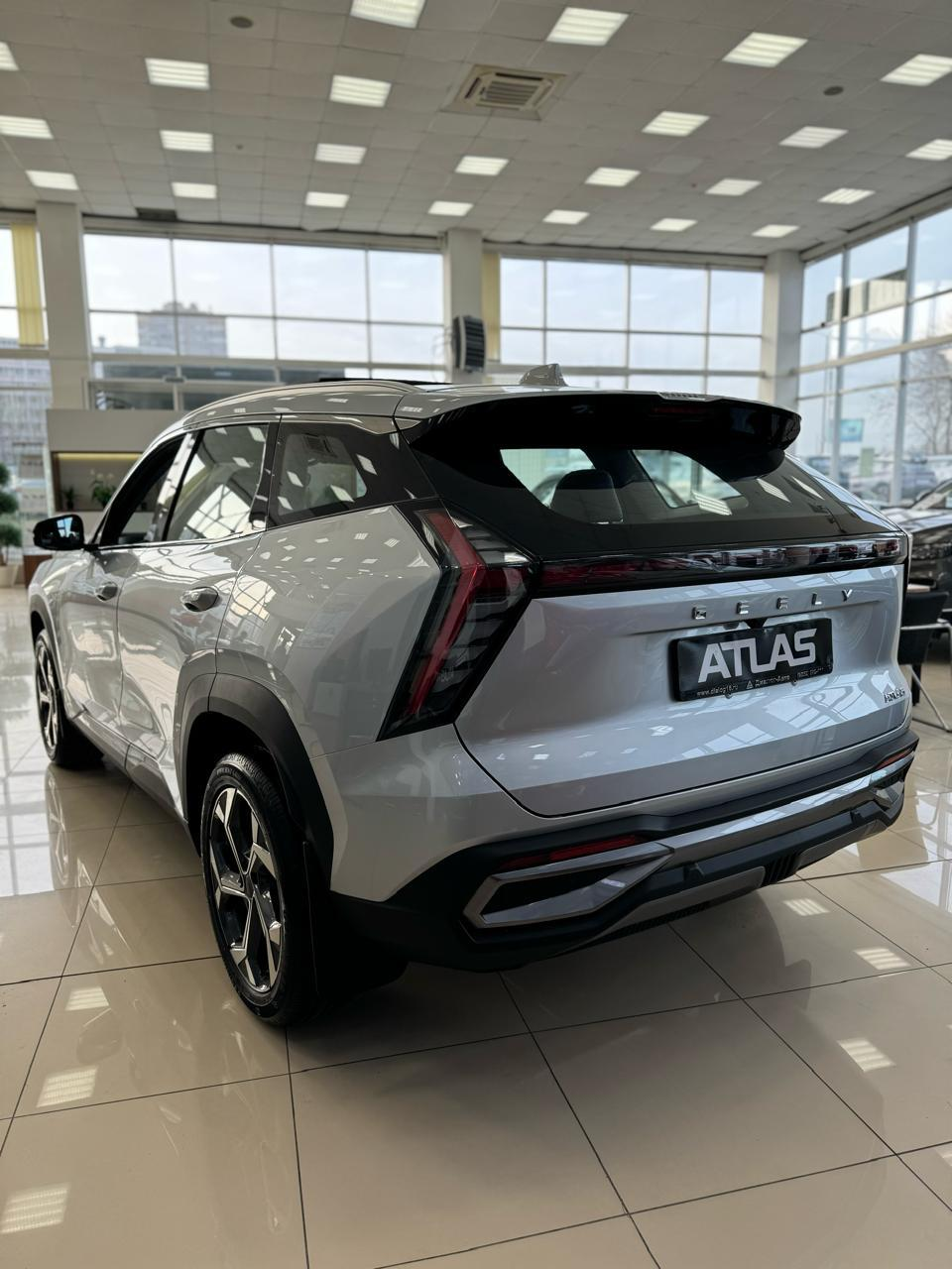 Geely Atlas II, Orion Silver / Серебристый металлик, 2948990 рублей, вид 4
