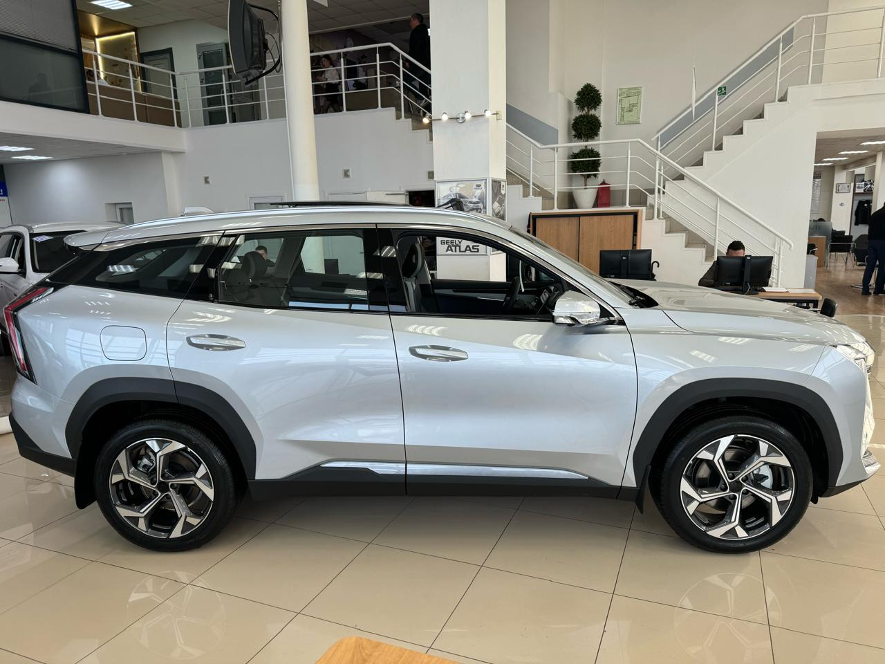 Geely Atlas II, Orion Silver / Серебристый металлик, 2948990 рублей, вид 7